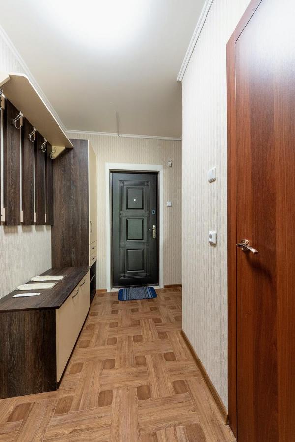 Новая Квартира Переулок Ясиноватский 11 Kyiv Exterior photo